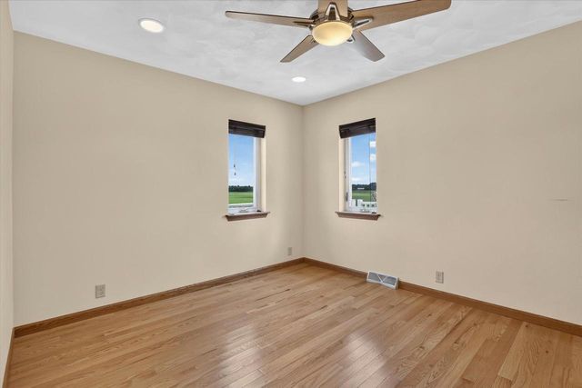 1270 Hillside Road, Edgerton, WI 53534