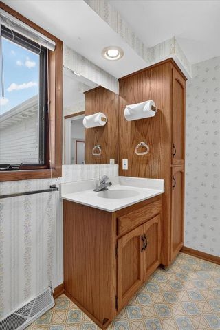 1270 Hillside Road, Edgerton, WI 53534