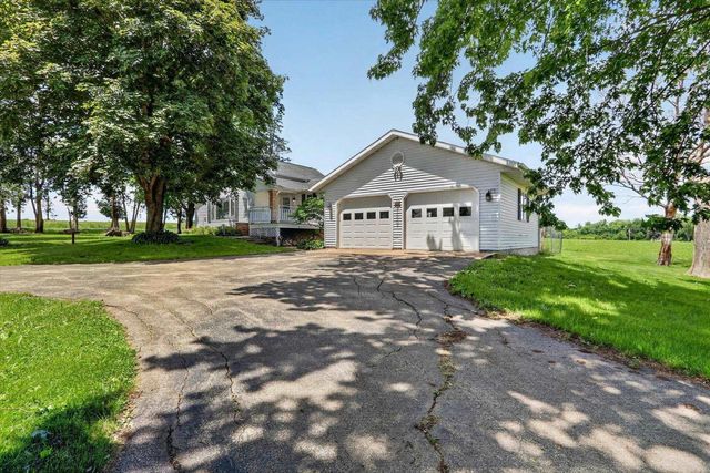 1270 Hillside Road, Edgerton, WI 53534