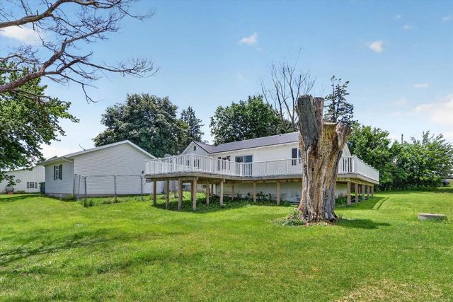 1270 Hillside Road, Edgerton, WI 53534