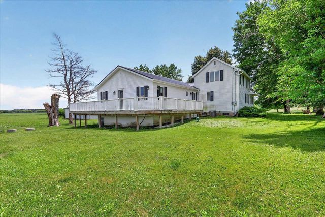 1270 Hillside Road, Edgerton, WI 53534