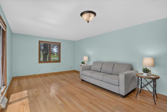 1270 Hillside Road, Edgerton, WI 53534