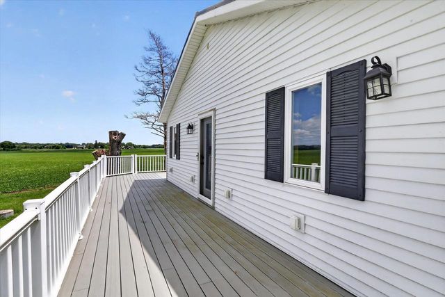 1270 Hillside Road, Edgerton, WI 53534