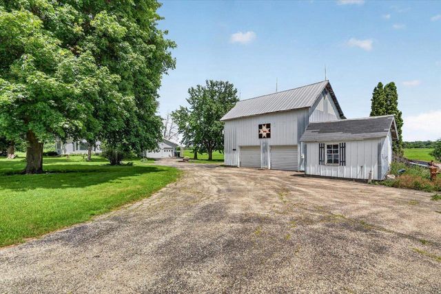 1270 Hillside Road, Edgerton, WI 53534