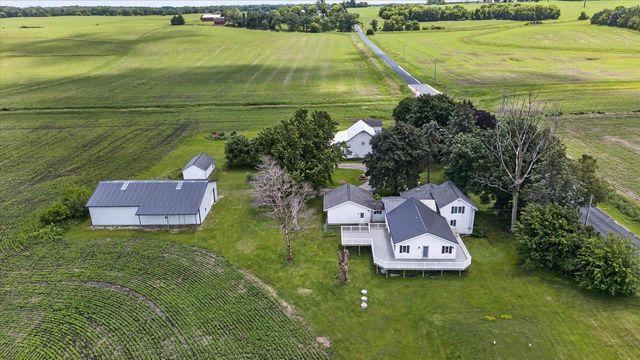 1270 Hillside Road, Edgerton, WI 53534