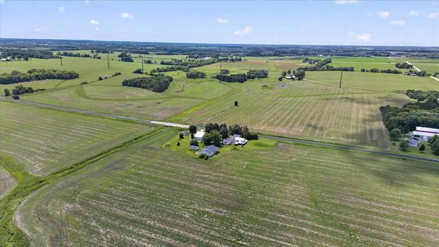 1270 Hillside Road, Edgerton, WI 53534