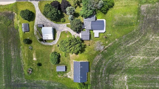 1270 Hillside Road, Edgerton, WI 53534