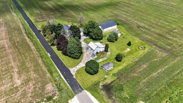 1270 Hillside Road, Edgerton, WI 53534
