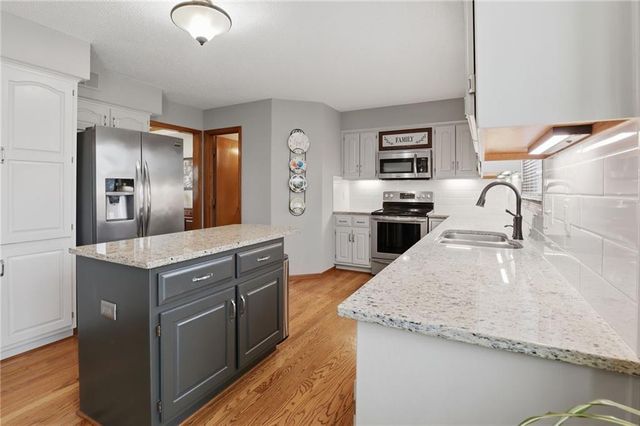 6228 W 156th Street, Overland Park, KS 66223