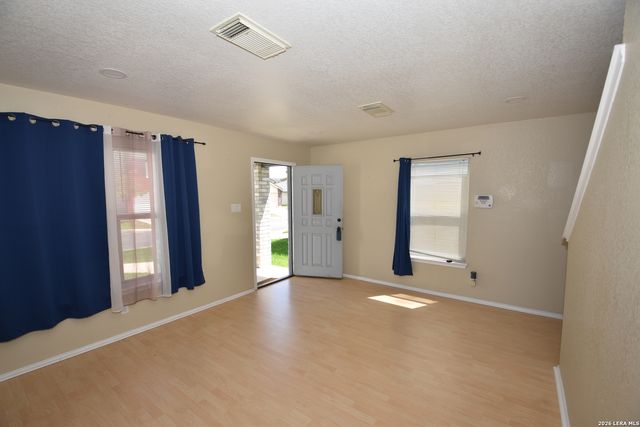 83 Viking Oak, San Antonio, TX 78247
