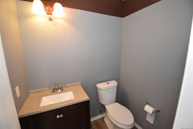 83 Viking Oak, San Antonio, TX 78247