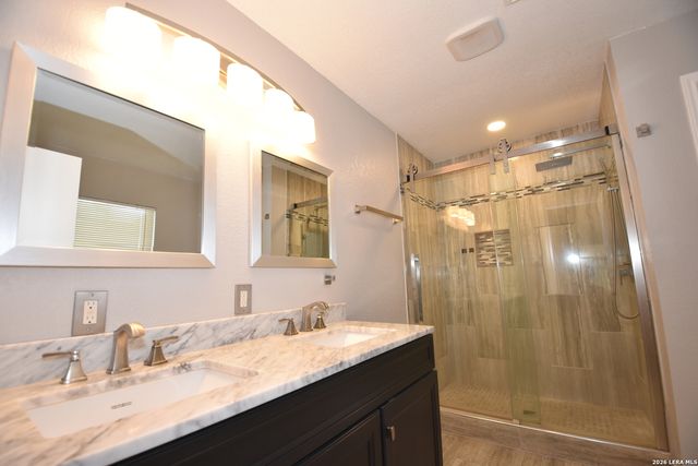 83 Viking Oak, San Antonio, TX 78247