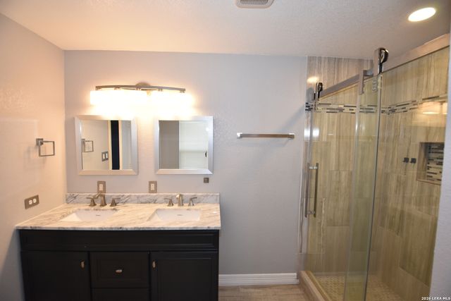 83 Viking Oak, San Antonio, TX 78247
