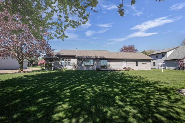8358 PHEASANT RUN TRAIL, Larsen, WI 54947
