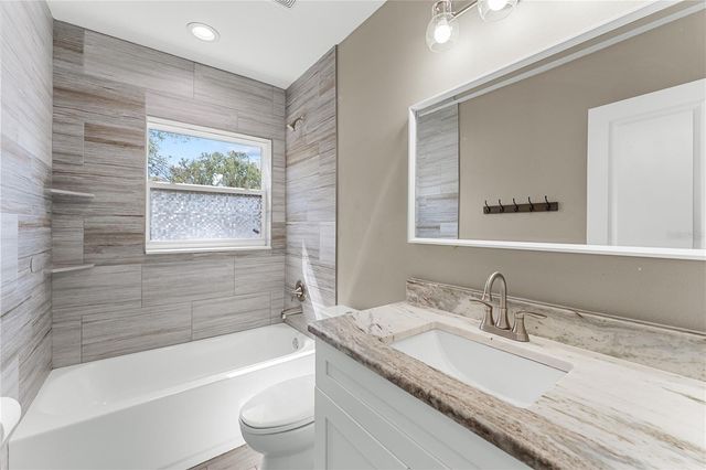 10700 N 62ND STREET, Temple Terrace, FL 33617