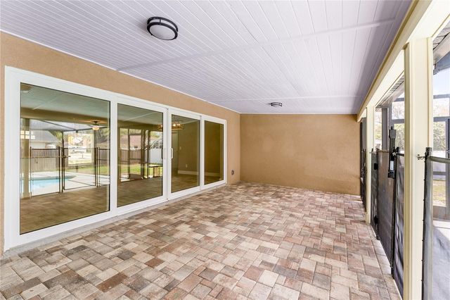 10700 N 62ND STREET, Temple Terrace, FL 33617