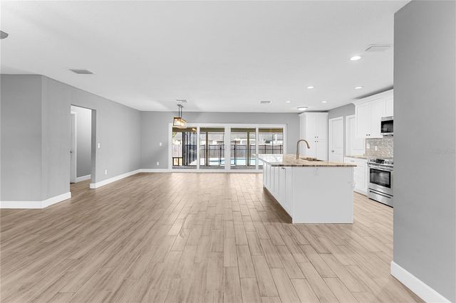 10700 N 62ND STREET, Temple Terrace, FL 33617