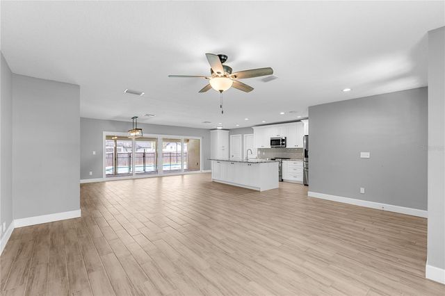 10700 N 62ND STREET, Temple Terrace, FL 33617