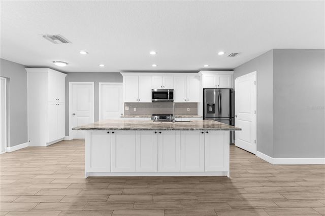 10700 N 62ND STREET, Temple Terrace, FL 33617