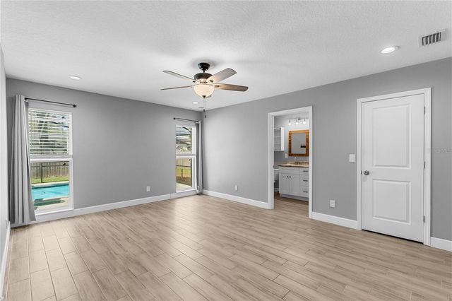 10700 N 62ND STREET, Temple Terrace, FL 33617