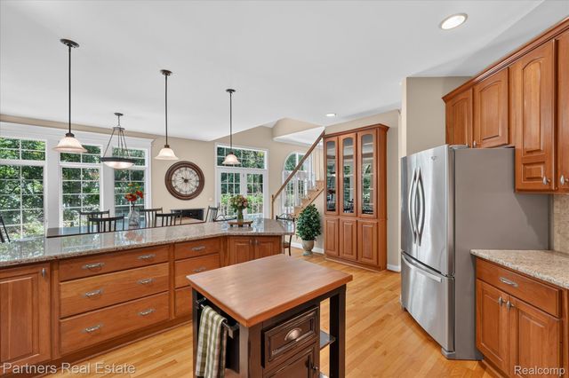 5935 Winans View Court, Hamburg Township, MI 48169