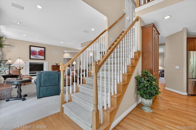 5935 Winans View Court, Hamburg Township, MI 48169