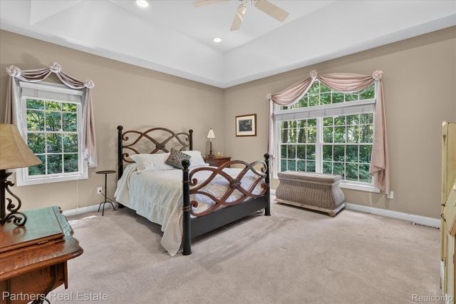 5935 Winans View Court, Hamburg Township, MI 48169