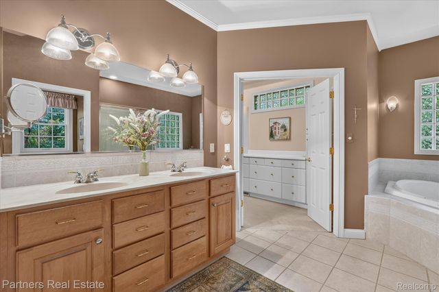 5935 Winans View Court, Hamburg Township, MI 48169