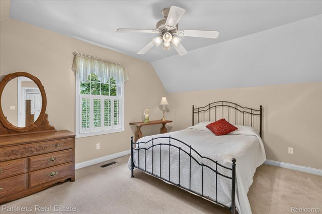 5935 Winans View Court, Hamburg Township, MI 48169