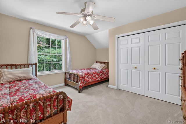 5935 Winans View Court, Hamburg Township, MI 48169