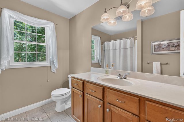 5935 Winans View Court, Hamburg Township, MI 48169