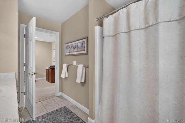 5935 Winans View Court, Hamburg Township, MI 48169