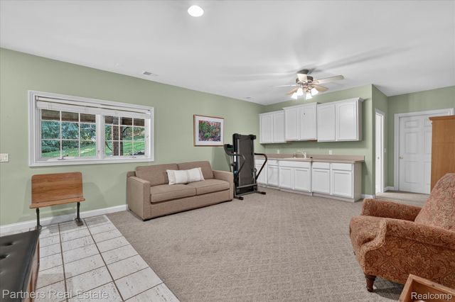 5935 Winans View Court, Hamburg Township, MI 48169