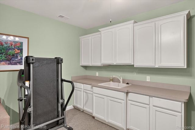 5935 Winans View Court, Hamburg Township, MI 48169