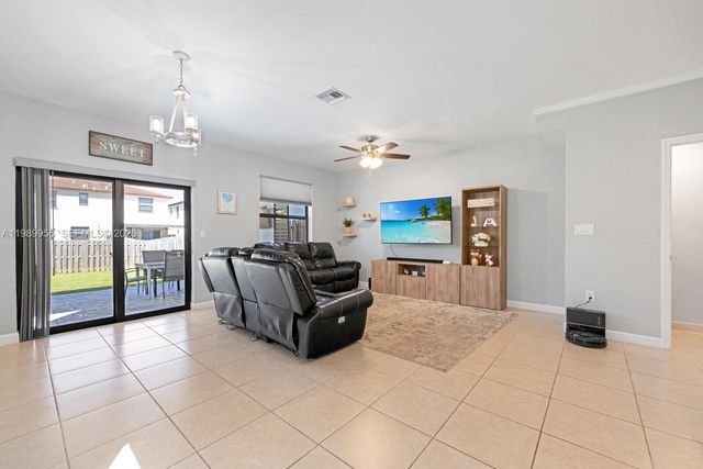 25378 SW 108th Ave, Homestead, FL 33032