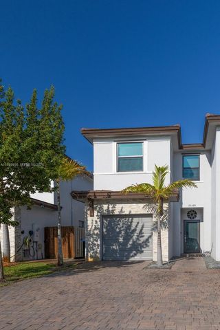 25378 SW 108th Ave, Homestead, FL 33032