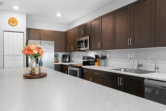 25378 SW 108th Ave, Homestead, FL 33032