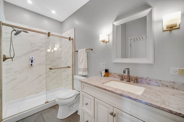 720 Viewpointe Drive, St. Charles, IL 60174