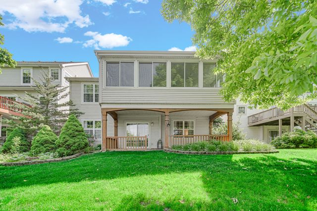 720 Viewpointe Drive, St. Charles, IL 60174