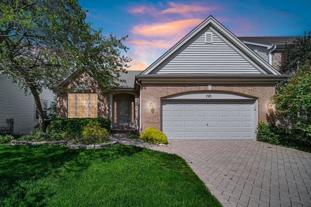 720 Viewpointe Drive, St. Charles, IL 60174