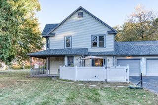 17 Arrowwood Circle 17, South Windsor, CT 06074