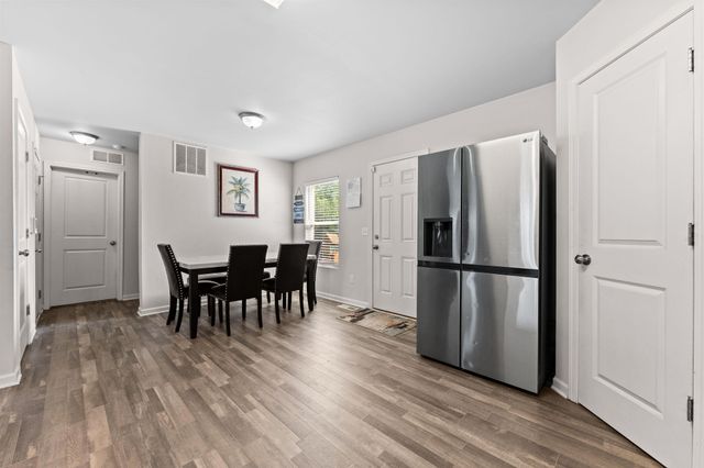 16901 Aberdeen Drive, Romulus, MI 48174