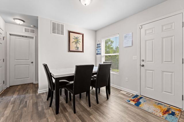 16901 Aberdeen Drive, Romulus, MI 48174