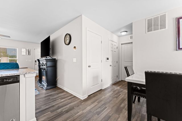 16901 Aberdeen Drive, Romulus, MI 48174