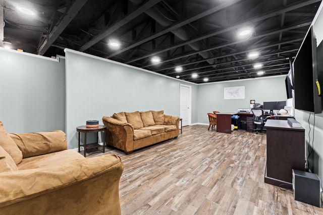16901 Aberdeen Drive, Romulus, MI 48174