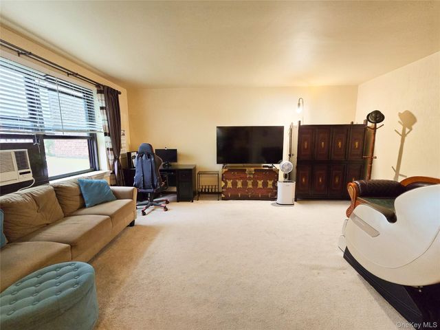 211-10 73rd Avenue 3D, Bayside, NY 11364
