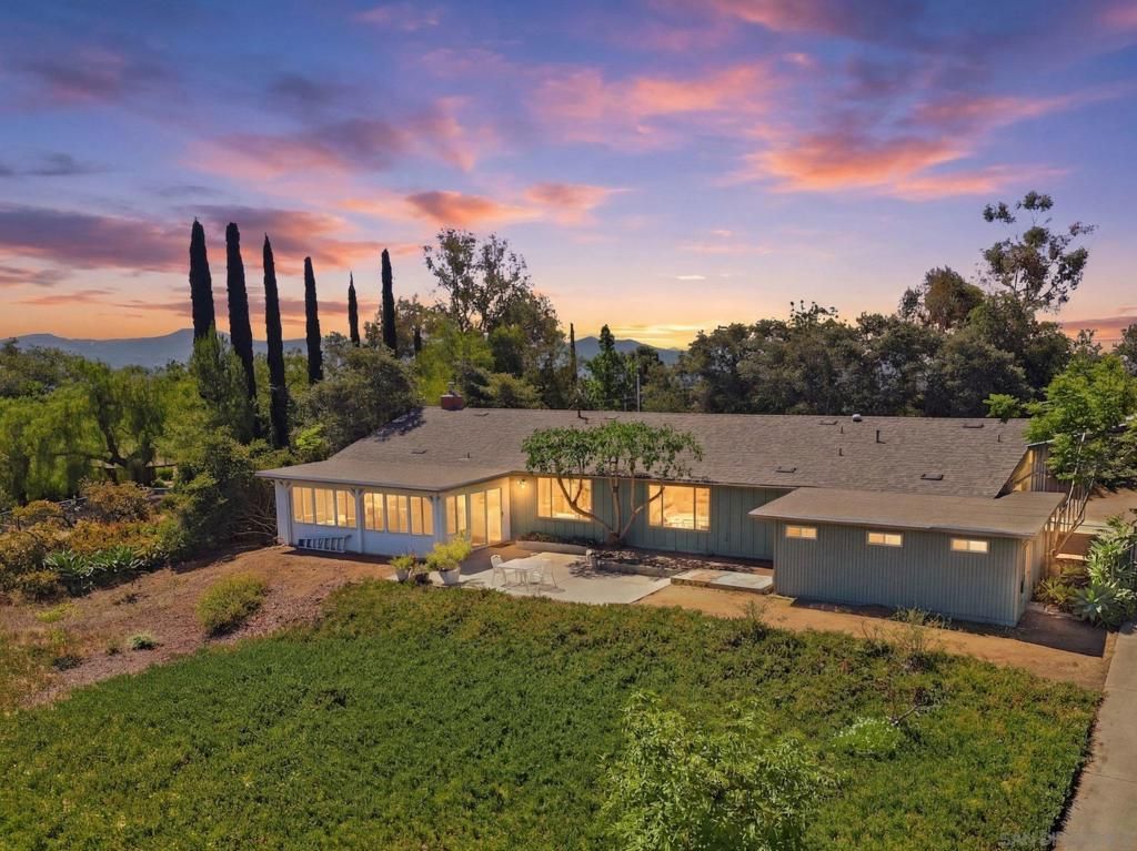133 La Cresta Heights Rd, El Cajon, CA 92021 — exterior