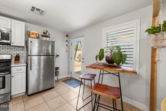 1324 E ORANGEWOOD Avenue, Phoenix, AZ 85020