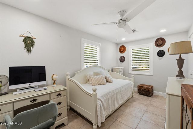 1324 E ORANGEWOOD Avenue, Phoenix, AZ 85020