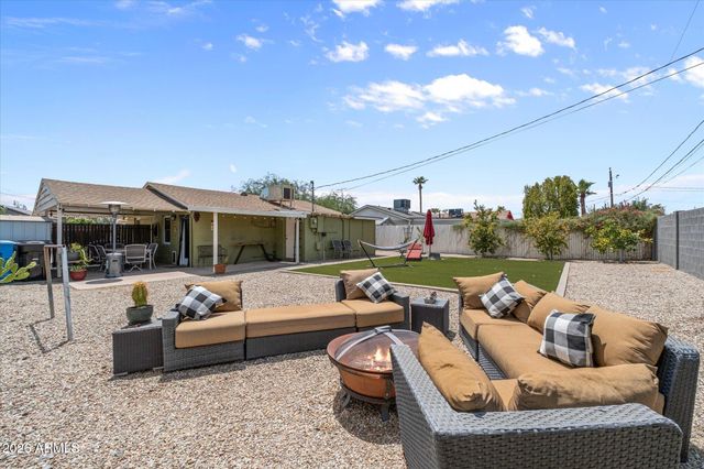 1324 E ORANGEWOOD Avenue, Phoenix, AZ 85020